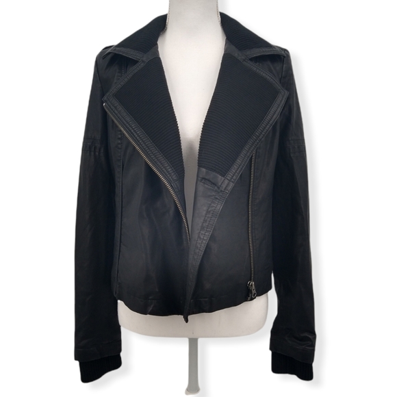 Free People Women's Black Faux Leather Asymmetrical Zip Collared Moto Jacket Sz2 - Picture 4 of 16